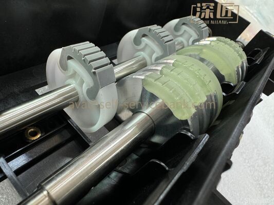 Hyosung Not Ayırıcı Besleme Silindiri Mili 7430000224, 150208661 S4520000258 S45200000297 Kasa Kaseti için